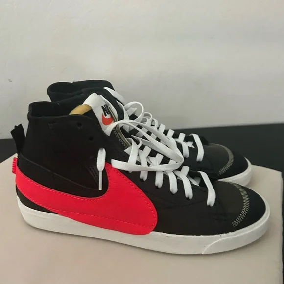Size 12 - Nike Blazer '77 Jumbo Mid Black Bright Crimson - Picture 1 of 7